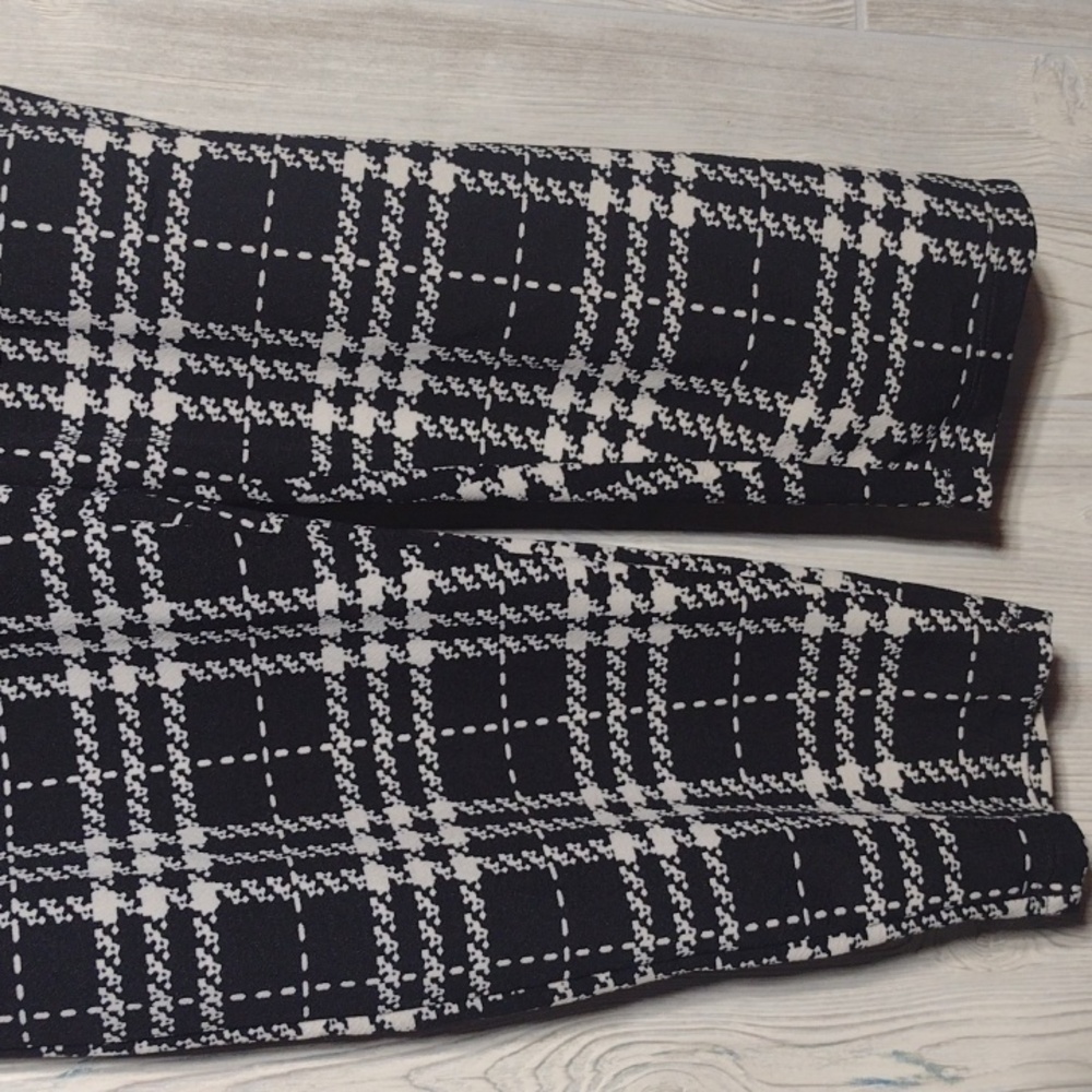 High Waisted B&W Plaid Pants - Picture 4 of 13